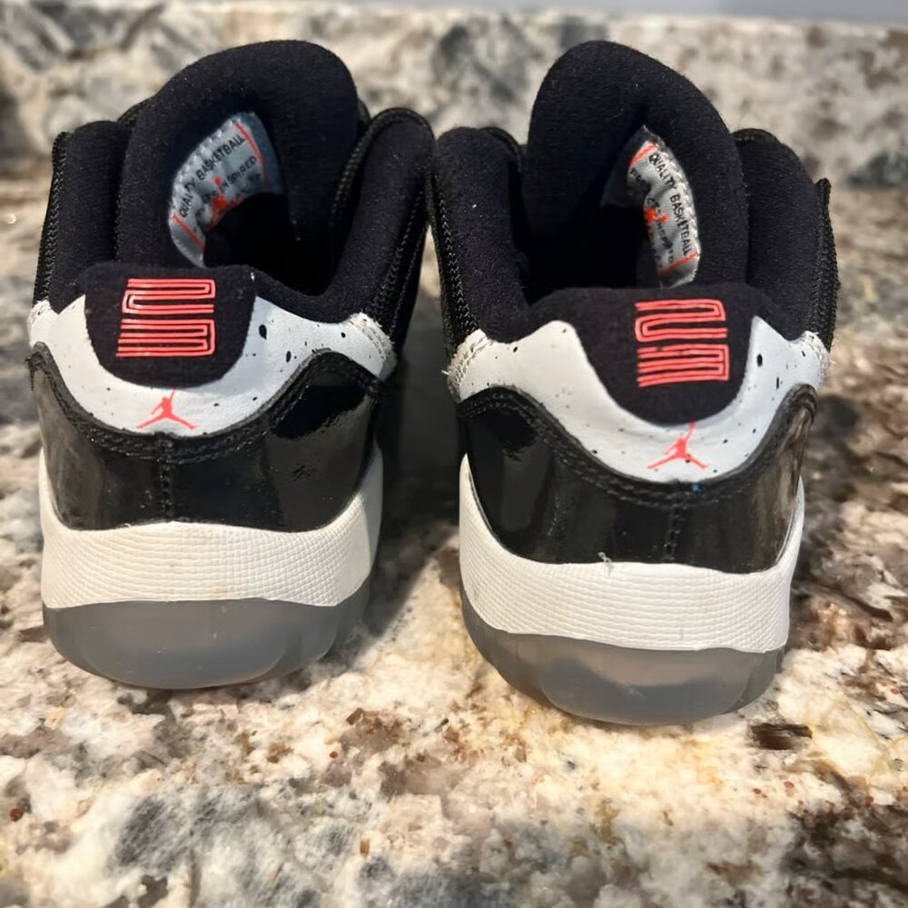 Kids Nike Air Jordan 11 Retro low Infrared 23